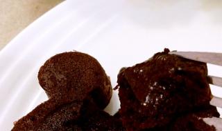 桃李巧克力熔岩蛋糕的做法